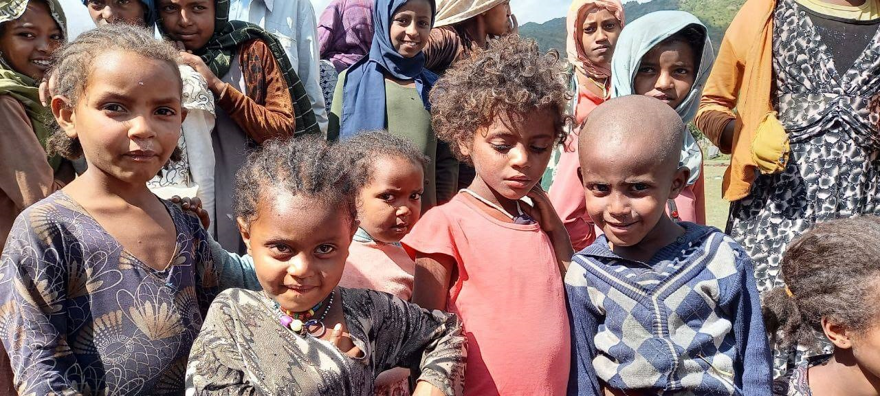 image Amhara war thorn kids